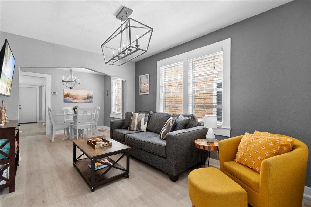 Photo of 614 N L Street, Lake Worth Beach, FL 33460 (MLS # R11087818)