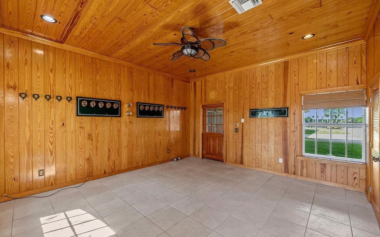 PALM BEACH POINT EAST - Residential Lease