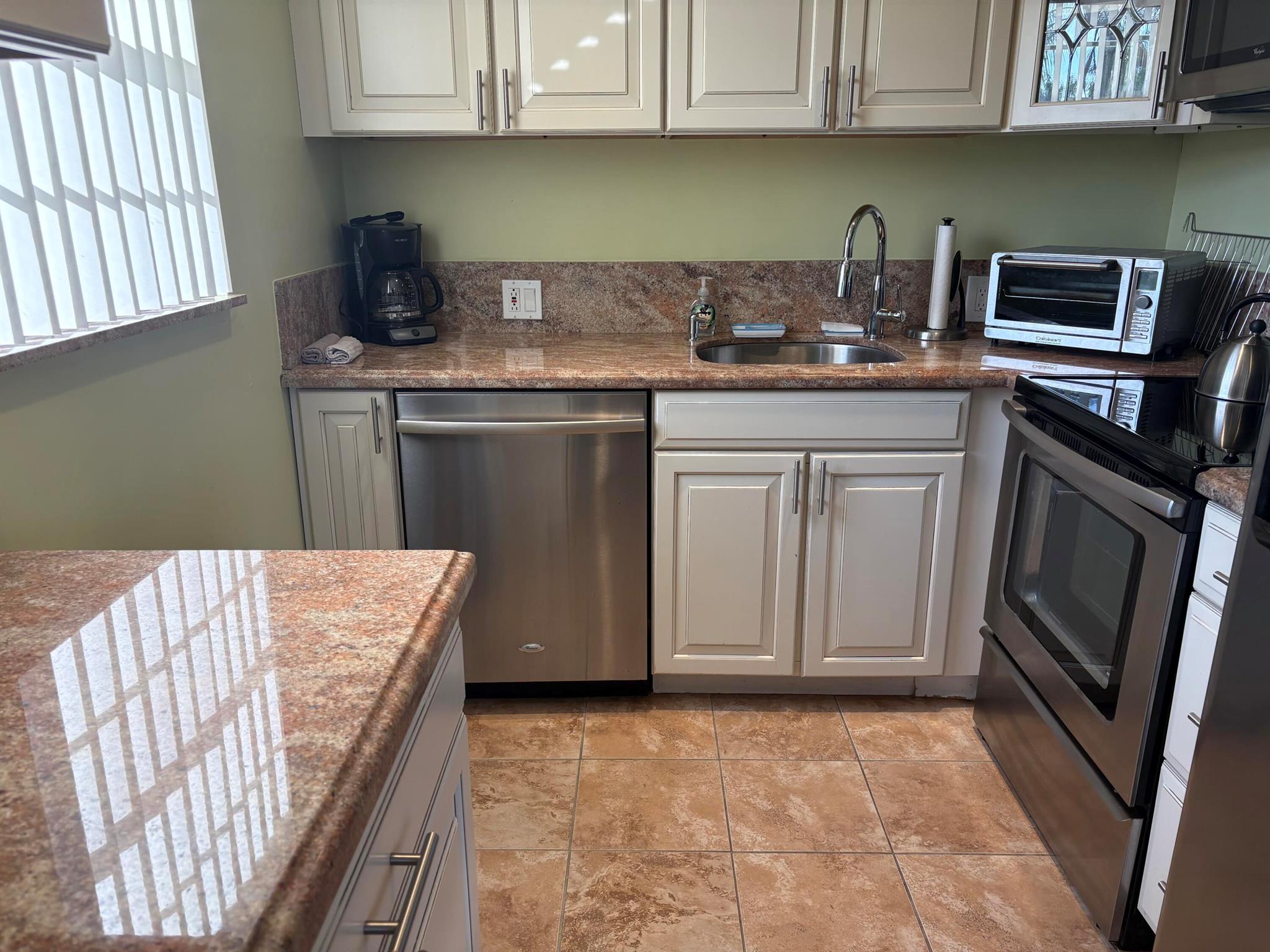 CENTURY VILLAGE/ PRESTON - Residential Lease