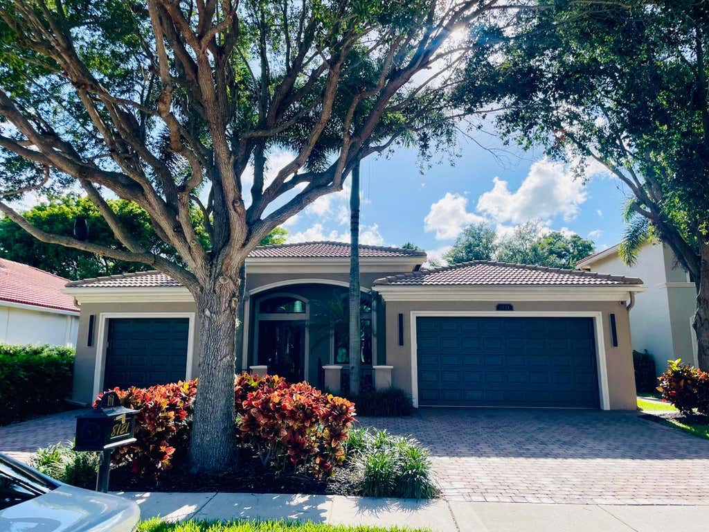 Photo of 8121 Ferentino Pass PASS, Delray Beach, FL 33446 (MLS # B26034964)