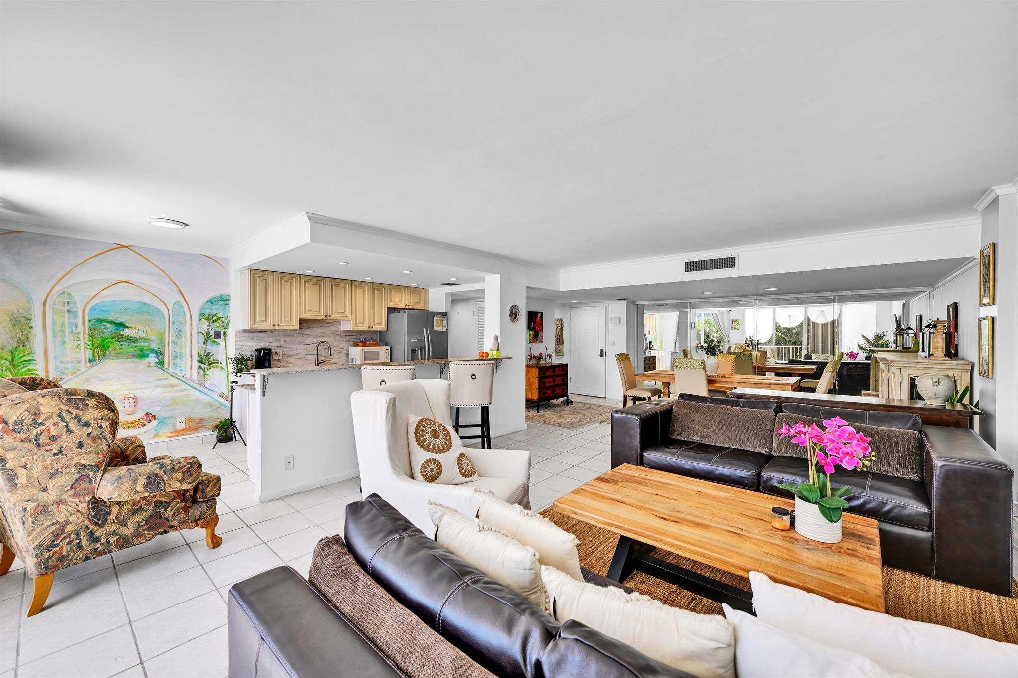 La Palma Condo - Residential
