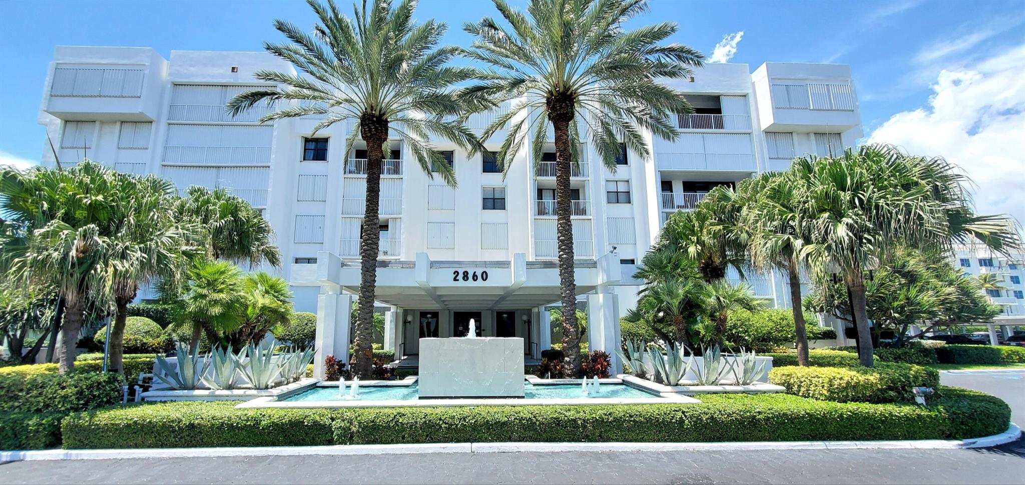 La Palma Condo - Residential