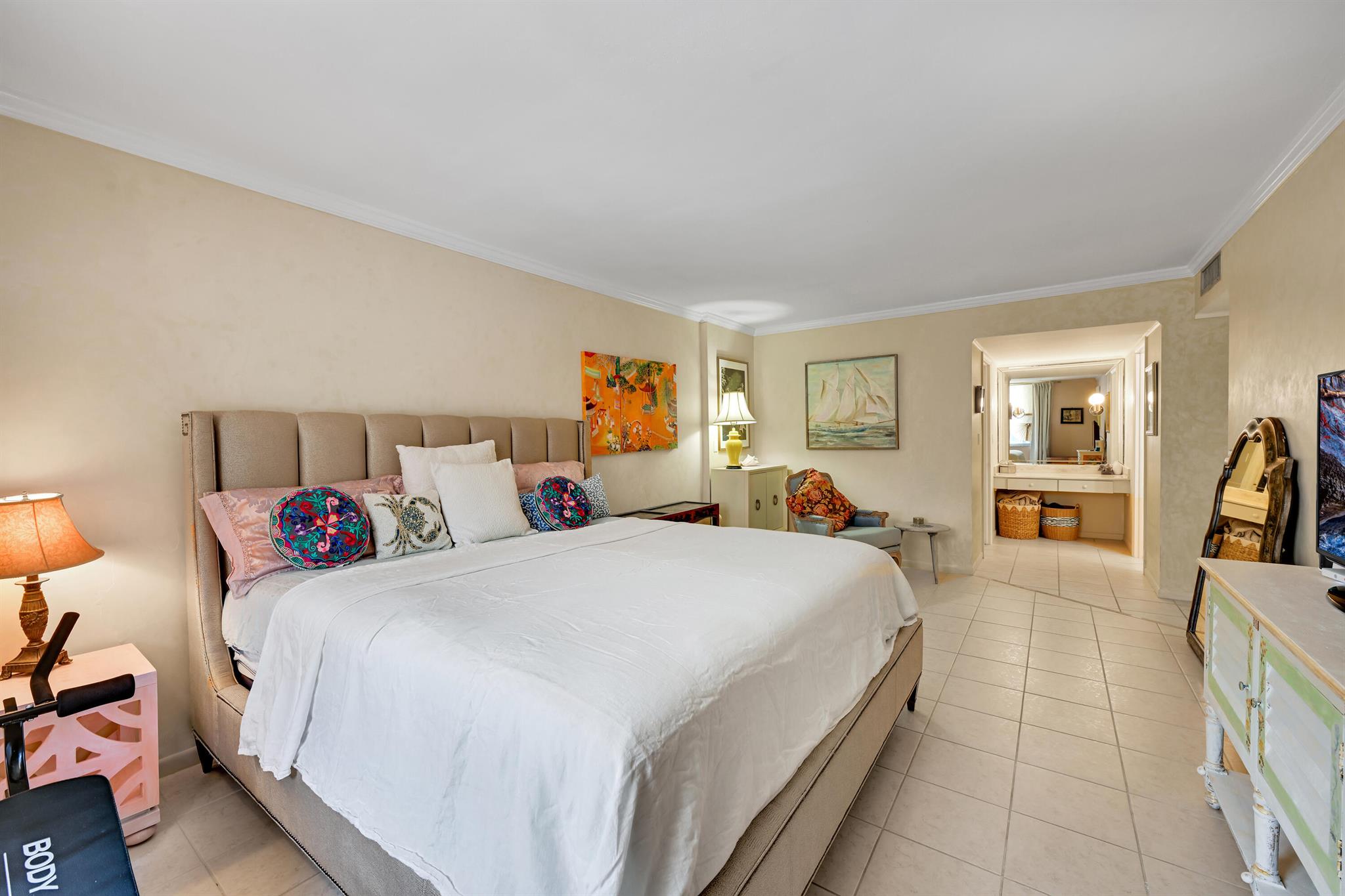 La Palma Condo - Residential