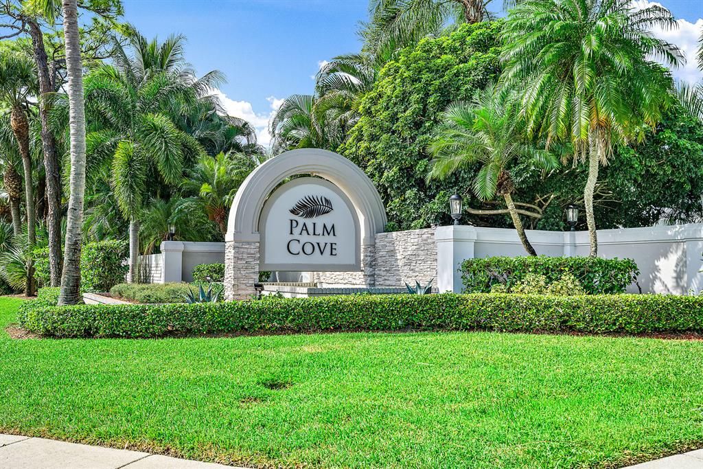 Photo of 18586 Lakeside Gardens Drive, Jupiter, FL 33458 (MLS # R10666383)