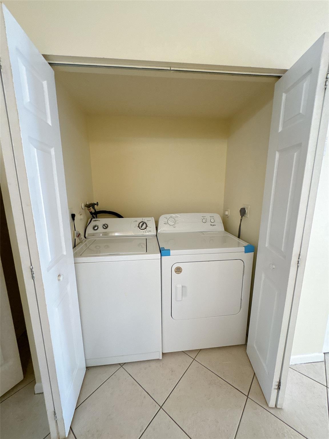 Maplewood townhome - Residential Lease