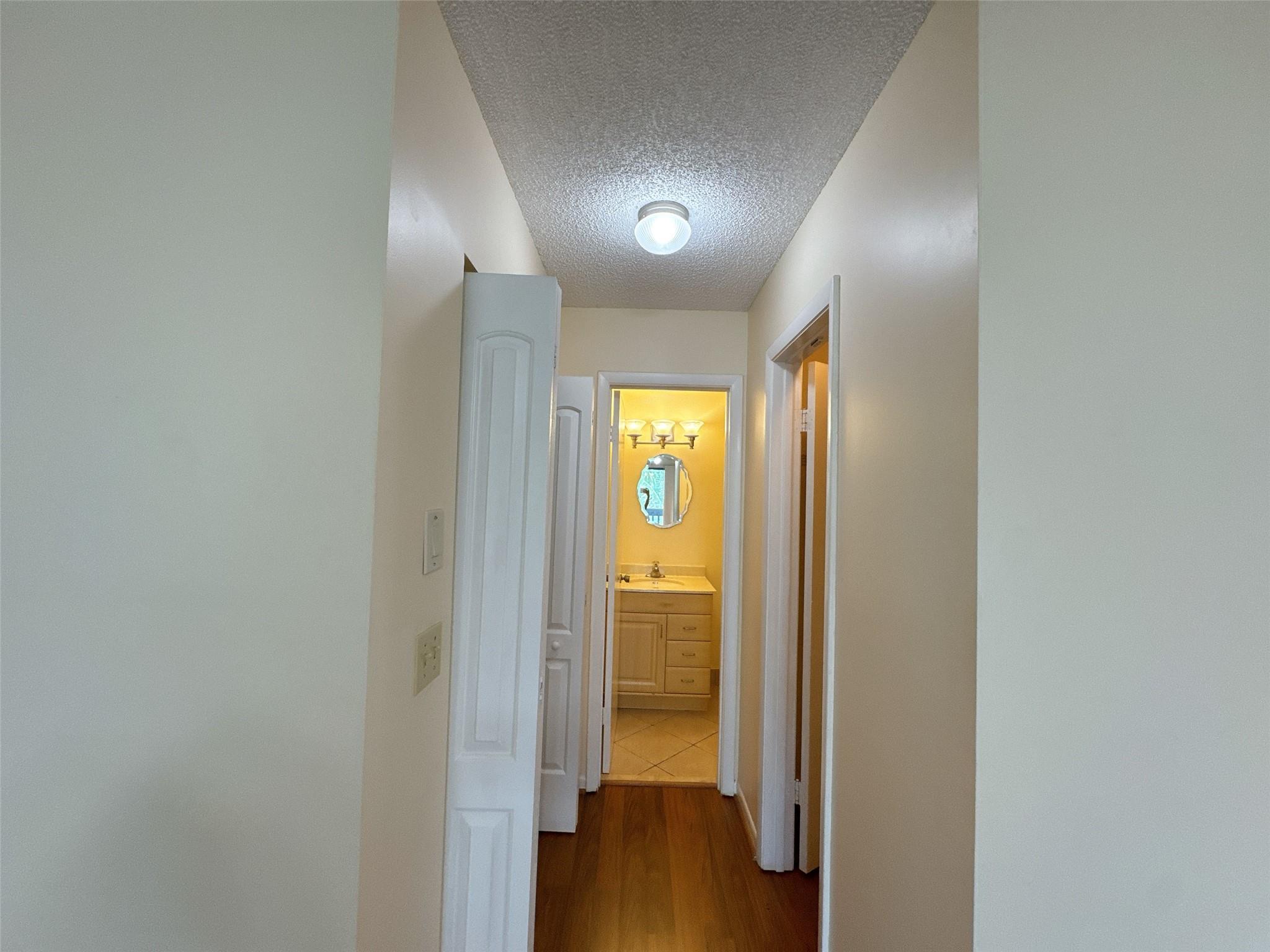 Maplewood townhome - Residential Lease