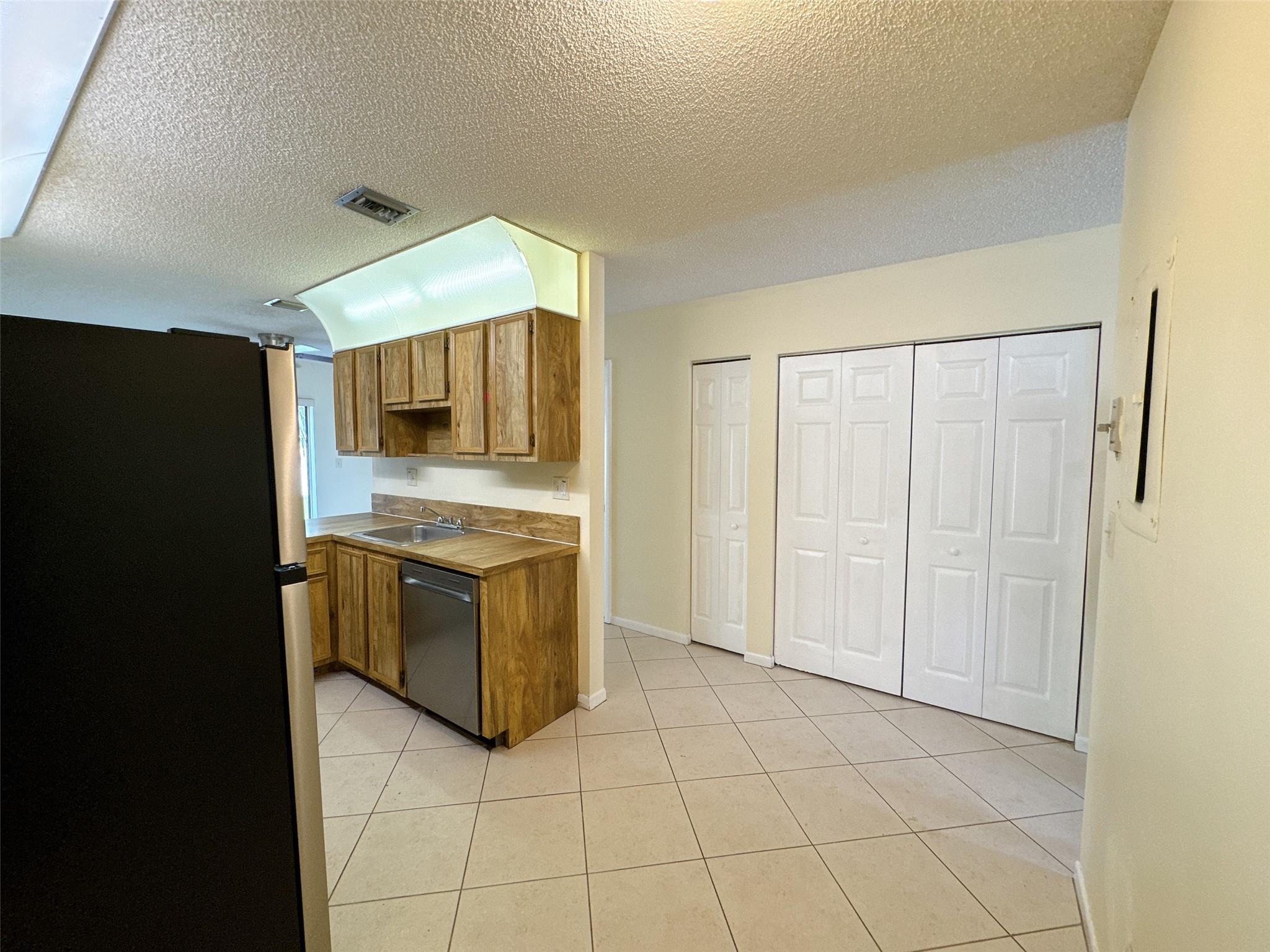 Maplewood townhome - Residential Lease