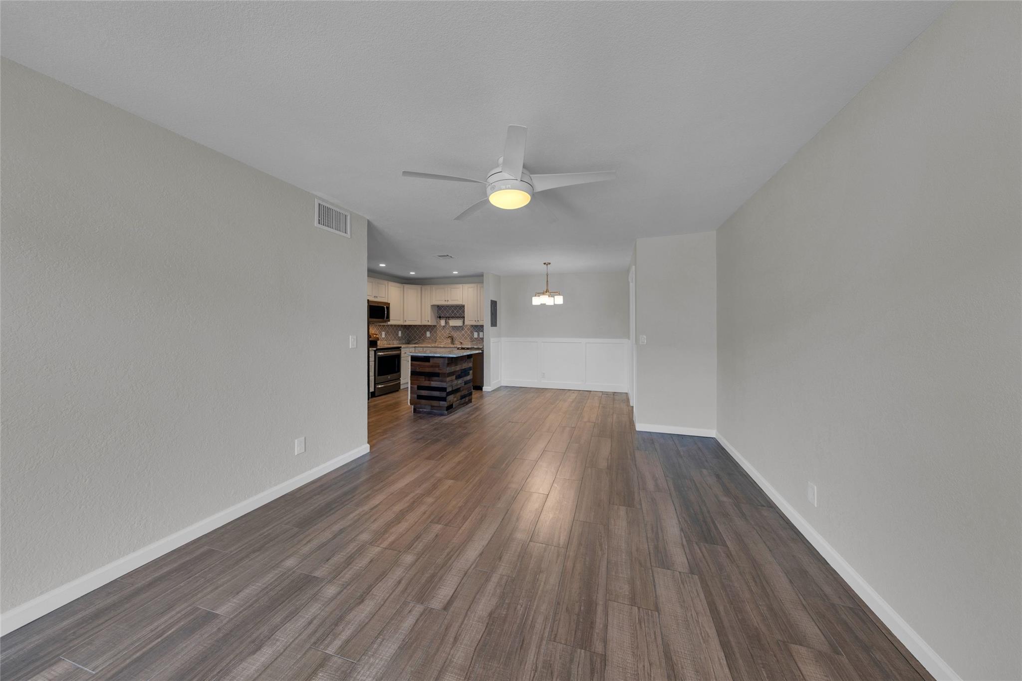 160 Cypress Club Dr 610