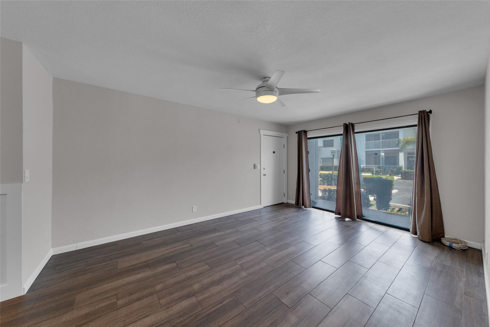160 Cypress Club Dr 610