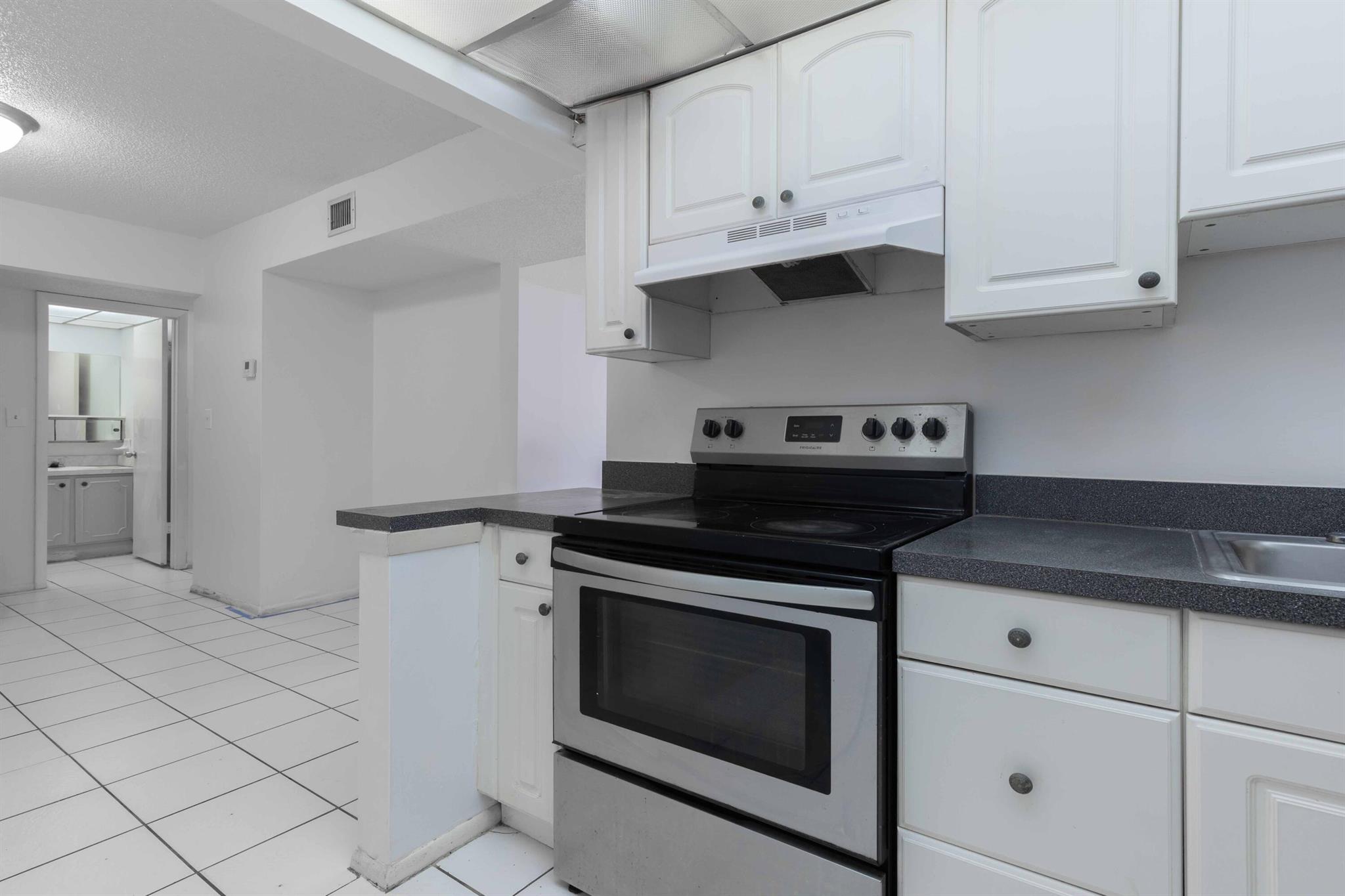490 NW 20th Street 1050
