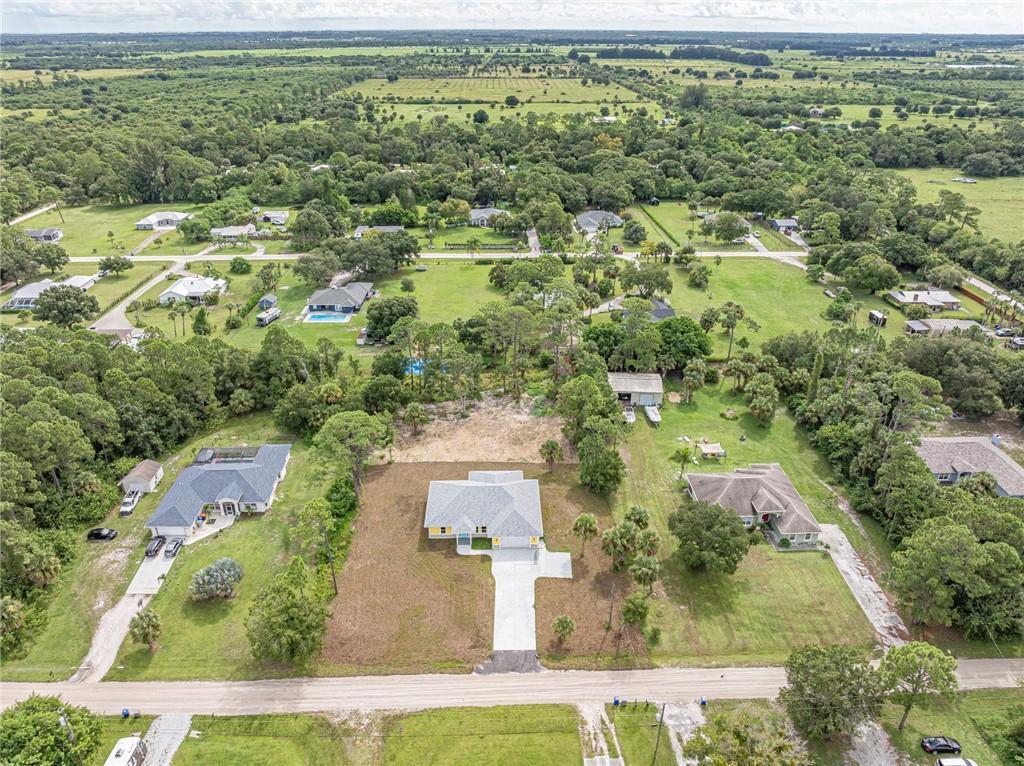 VERO LAKE ESTATES - Residential