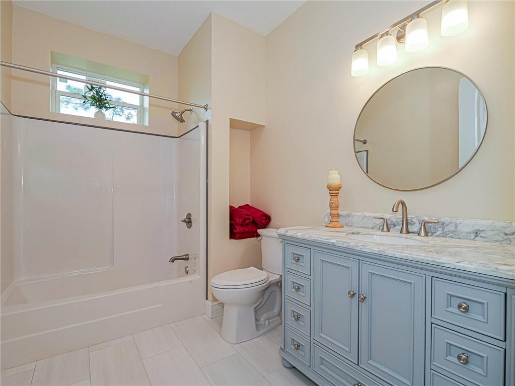 VERO LAKE ESTATES - Residential