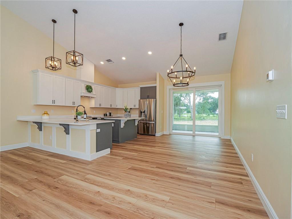 VERO LAKE ESTATES - Residential