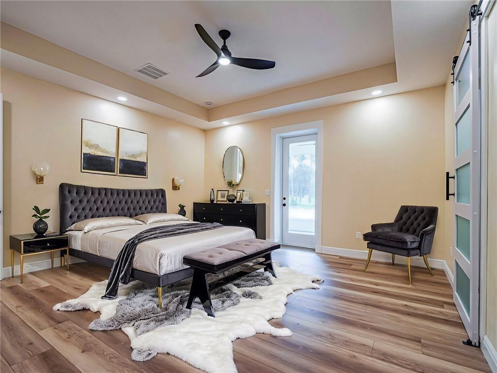 VERO LAKE ESTATES - Residential