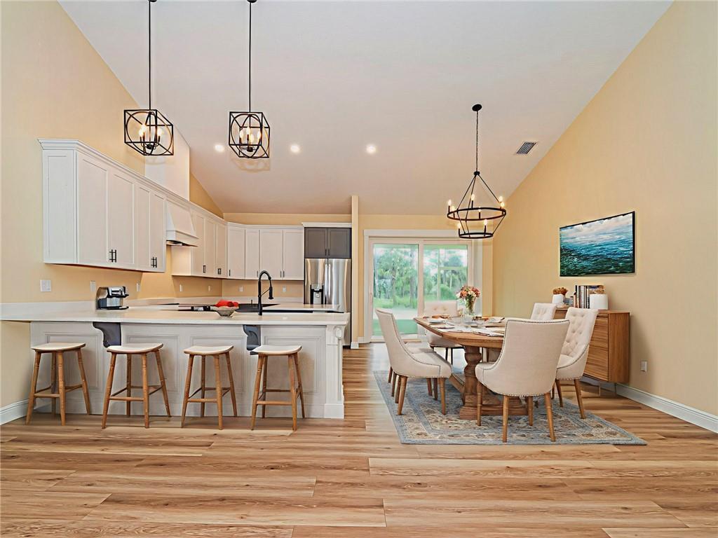 VERO LAKE ESTATES - Residential