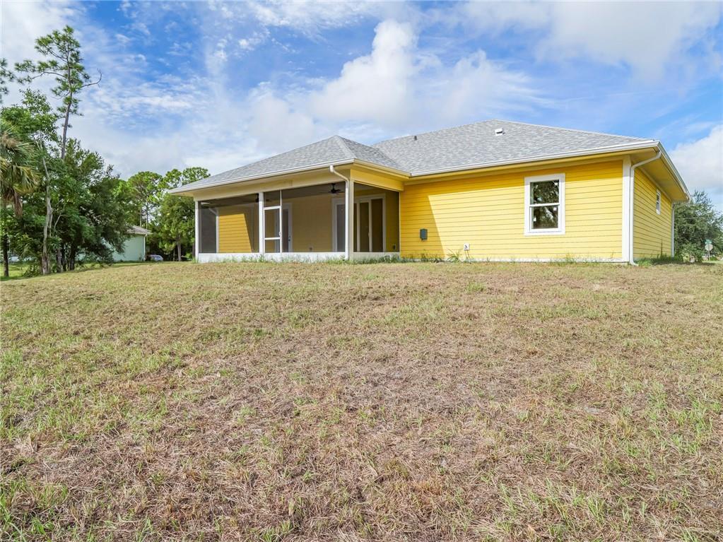 VERO LAKE ESTATES - Residential