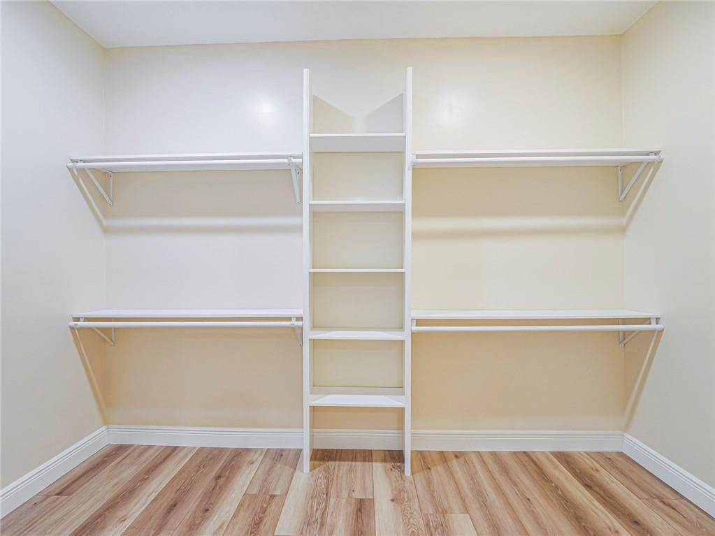 VERO LAKE ESTATES - Residential