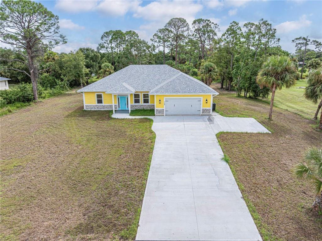 VERO LAKE ESTATES - Residential