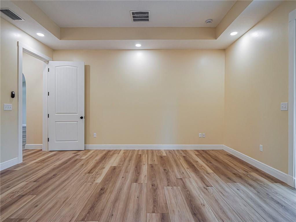 VERO LAKE ESTATES - Residential