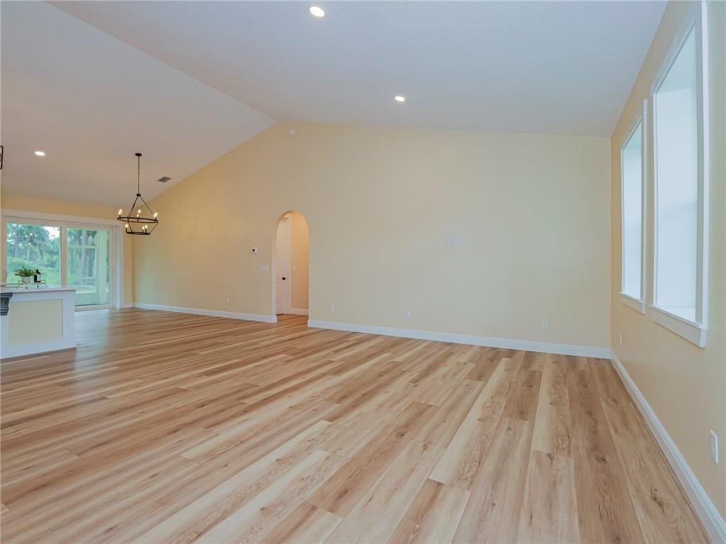 VERO LAKE ESTATES - Residential