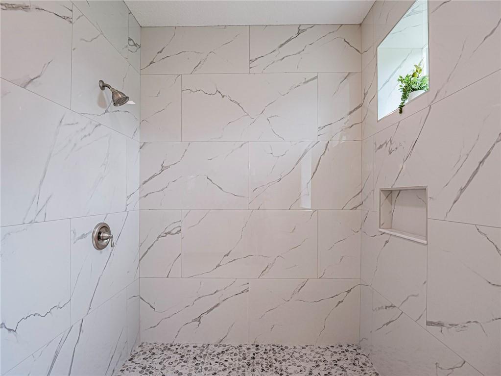 VERO LAKE ESTATES - Residential