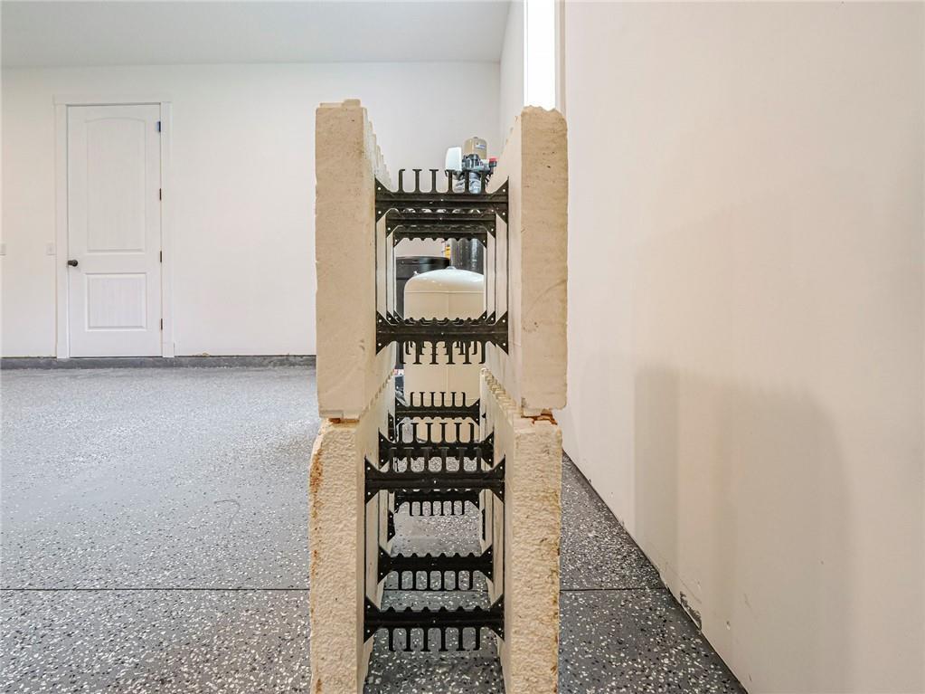 VERO LAKE ESTATES - Residential