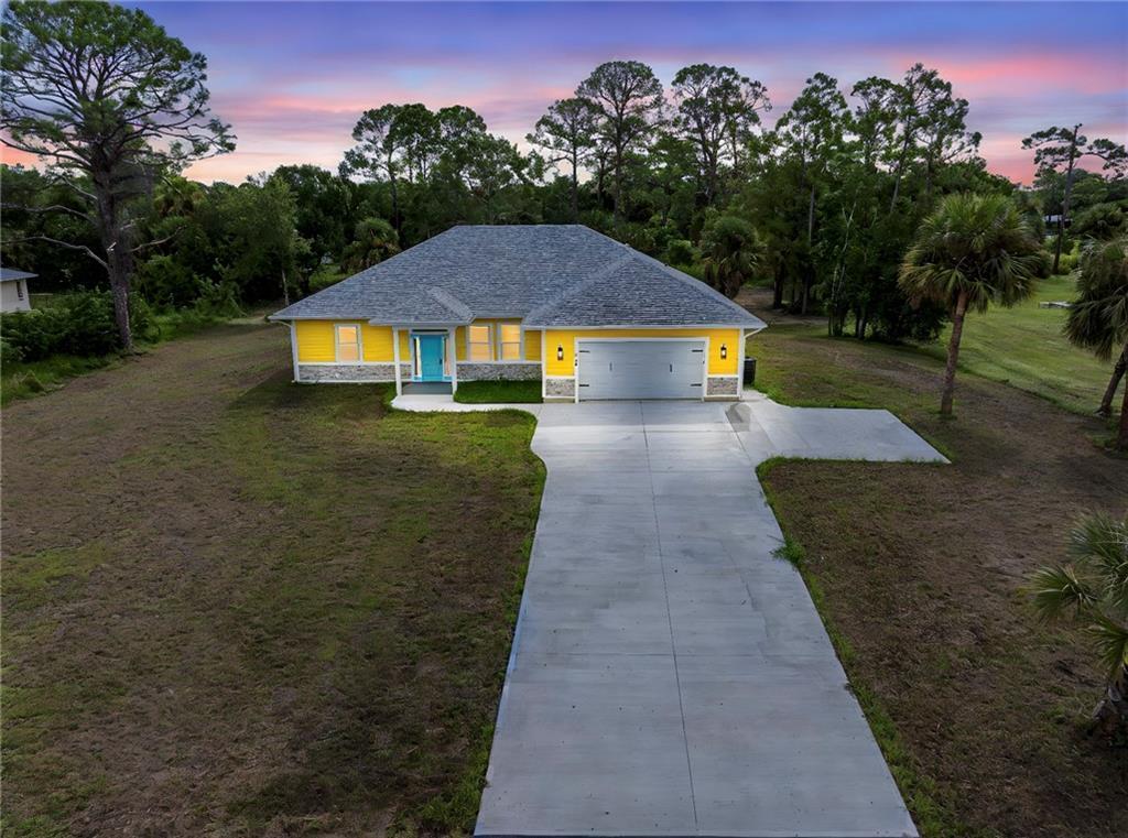 VERO LAKE ESTATES - Residential