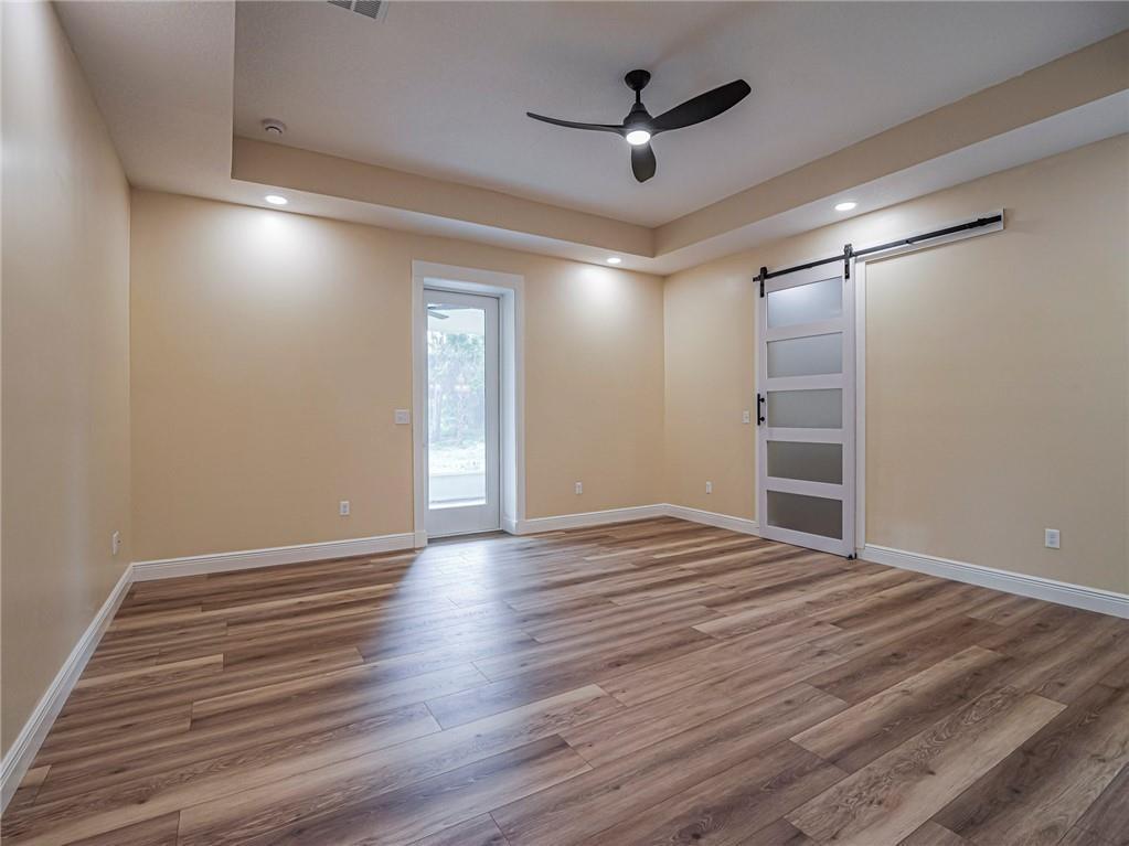 VERO LAKE ESTATES - Residential