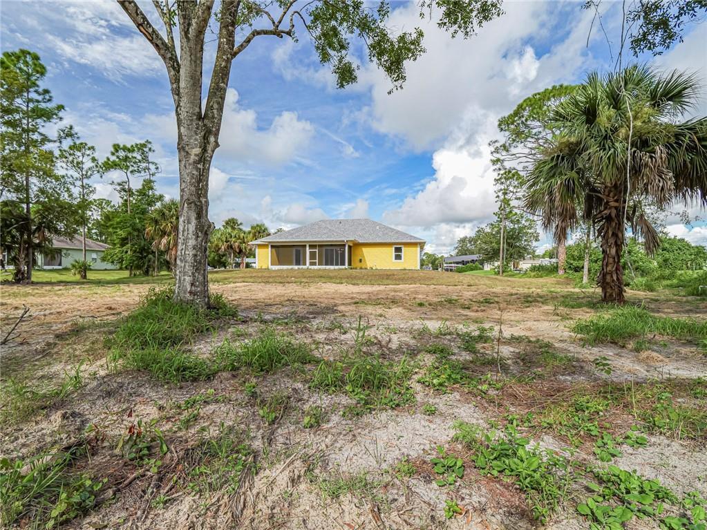 VERO LAKE ESTATES - Residential