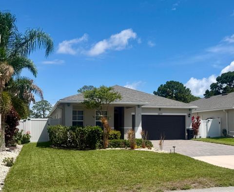 Photo of 3899 SE Lee Street, Stuart, FL 34997 (MLS # B26038027)