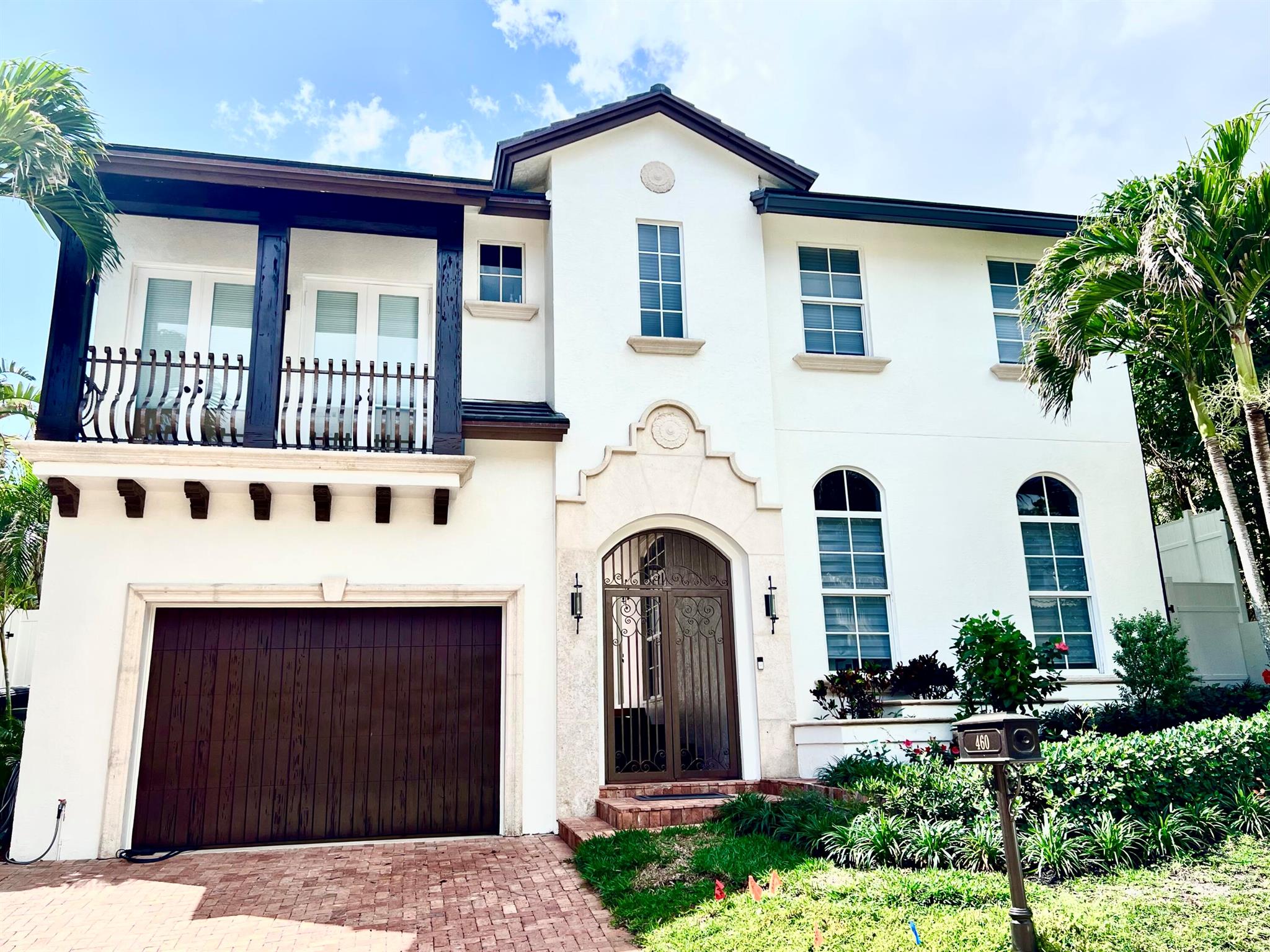 460 Surfside Lane