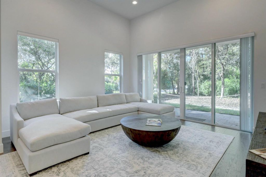 Photo of 11401 Pointe Midtown Drive, Palm Beach Gardens, FL 33418 (MLS # R11041708)