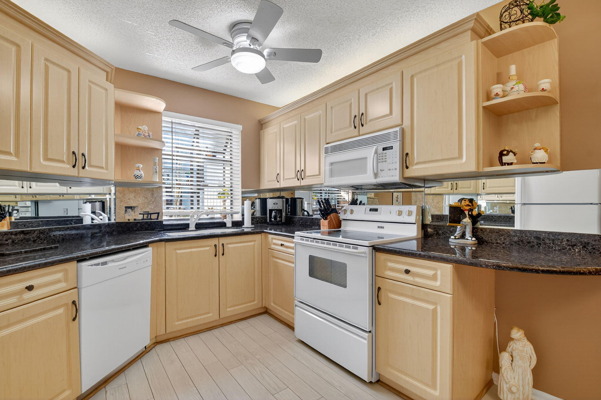 ILLUSTRE VILLAGE CONDO - Residential