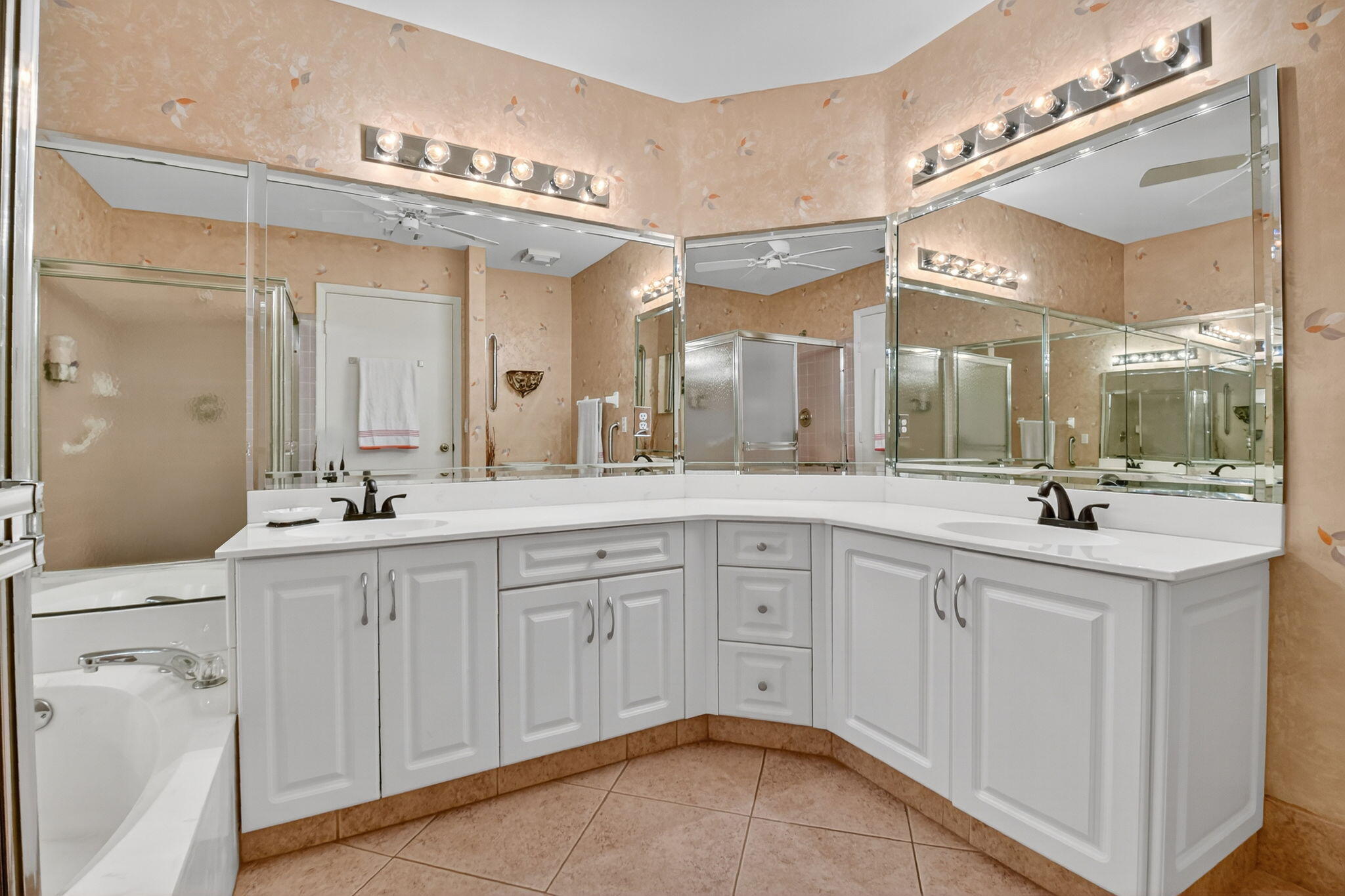 ILLUSTRE VILLAGE CONDO - Residential