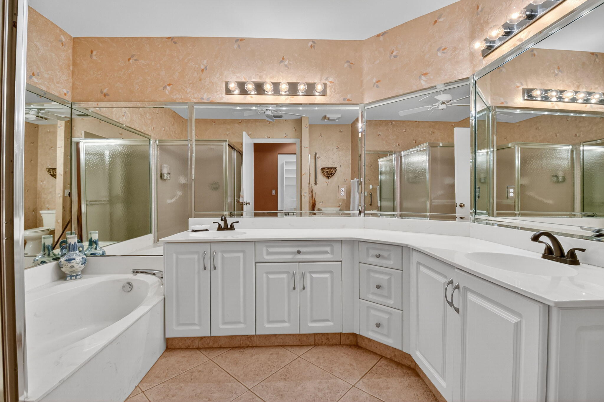 ILLUSTRE VILLAGE CONDO - Residential