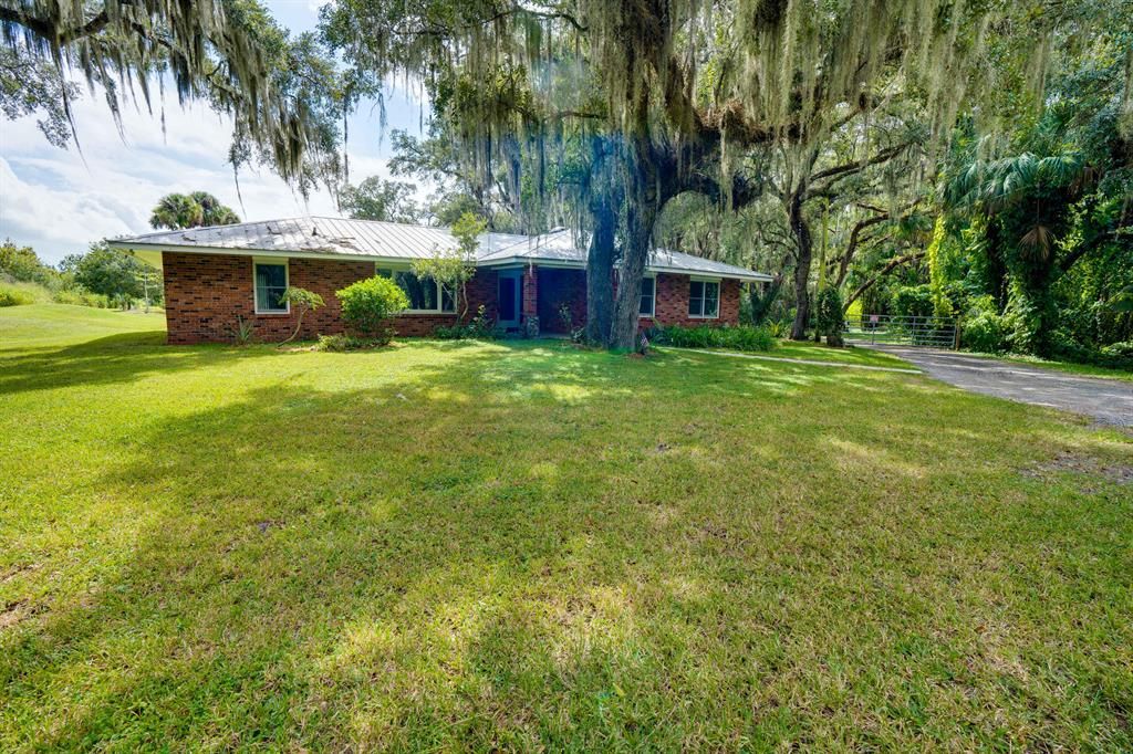 Photo of 3143 Old Edwards Road, Fort Pierce, FL 34981 (MLS # R10753421)