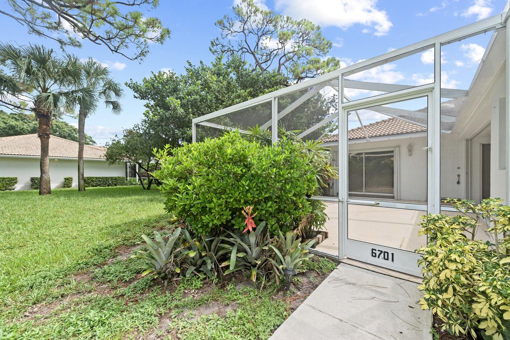 Photo of 6701 Geminata Oak Court, Palm Beach Gardens, FL 33410 (MLS # R11122138)