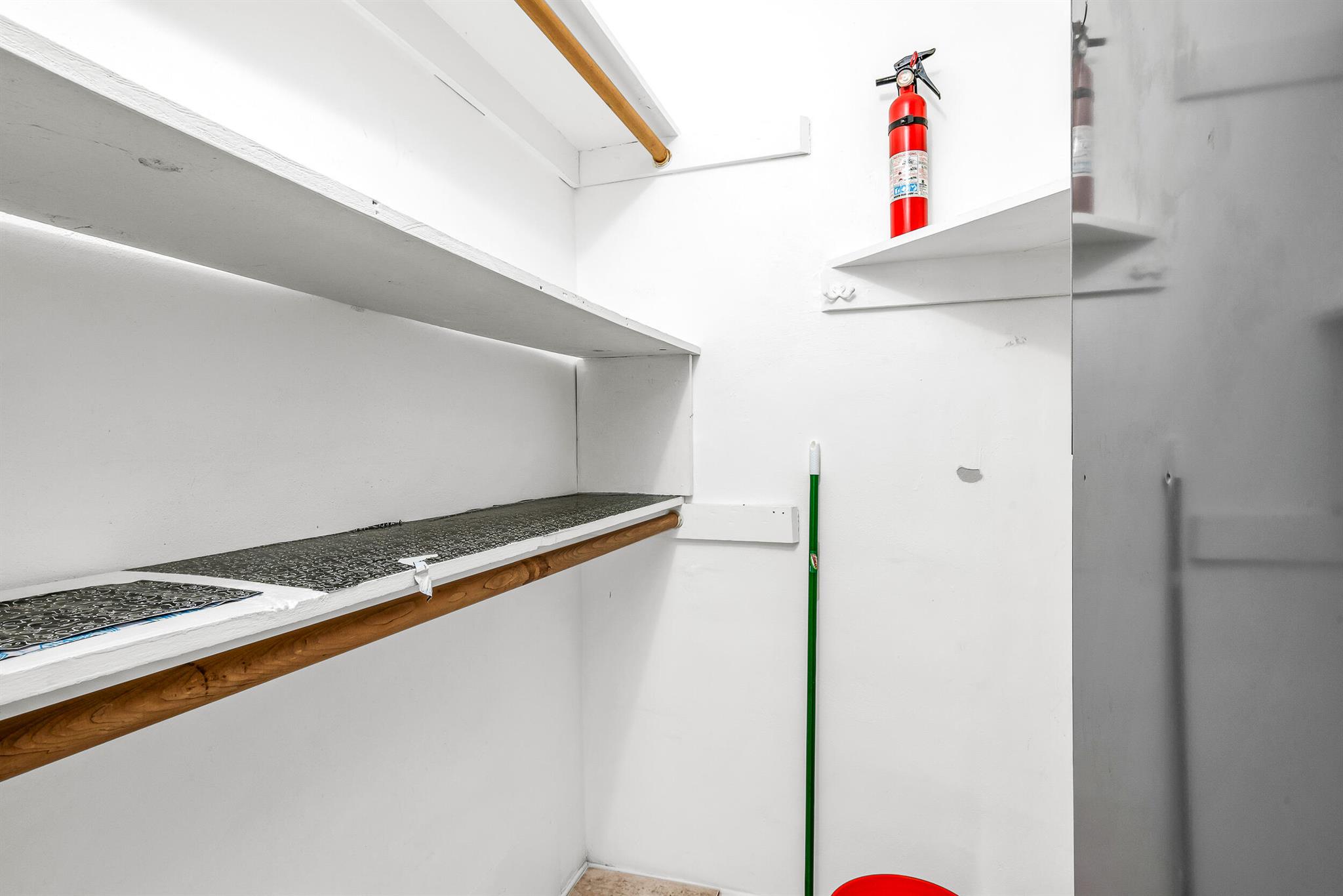 EMBASSY CONDO APT - Residential
