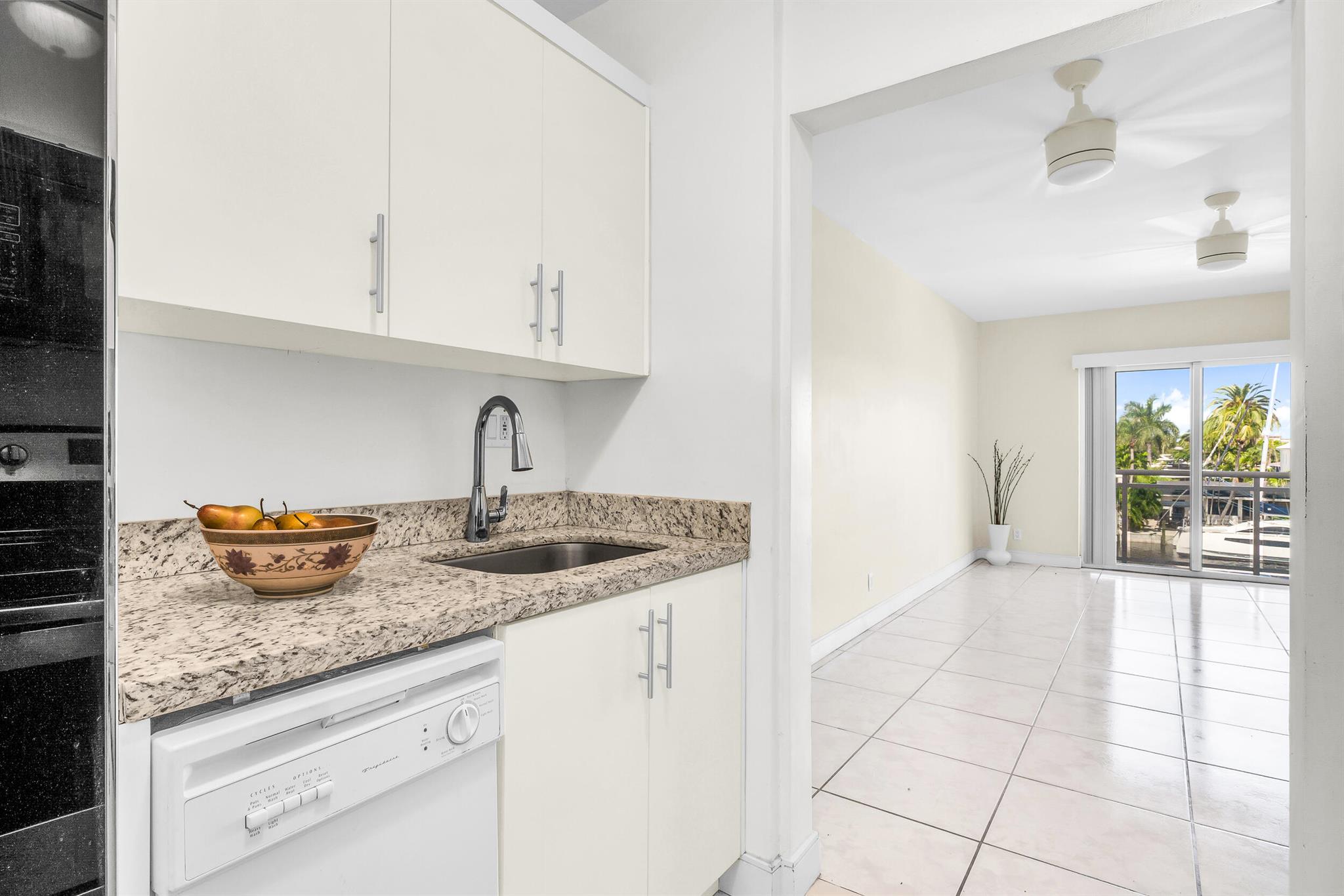 EMBASSY CONDO APT - Residential
