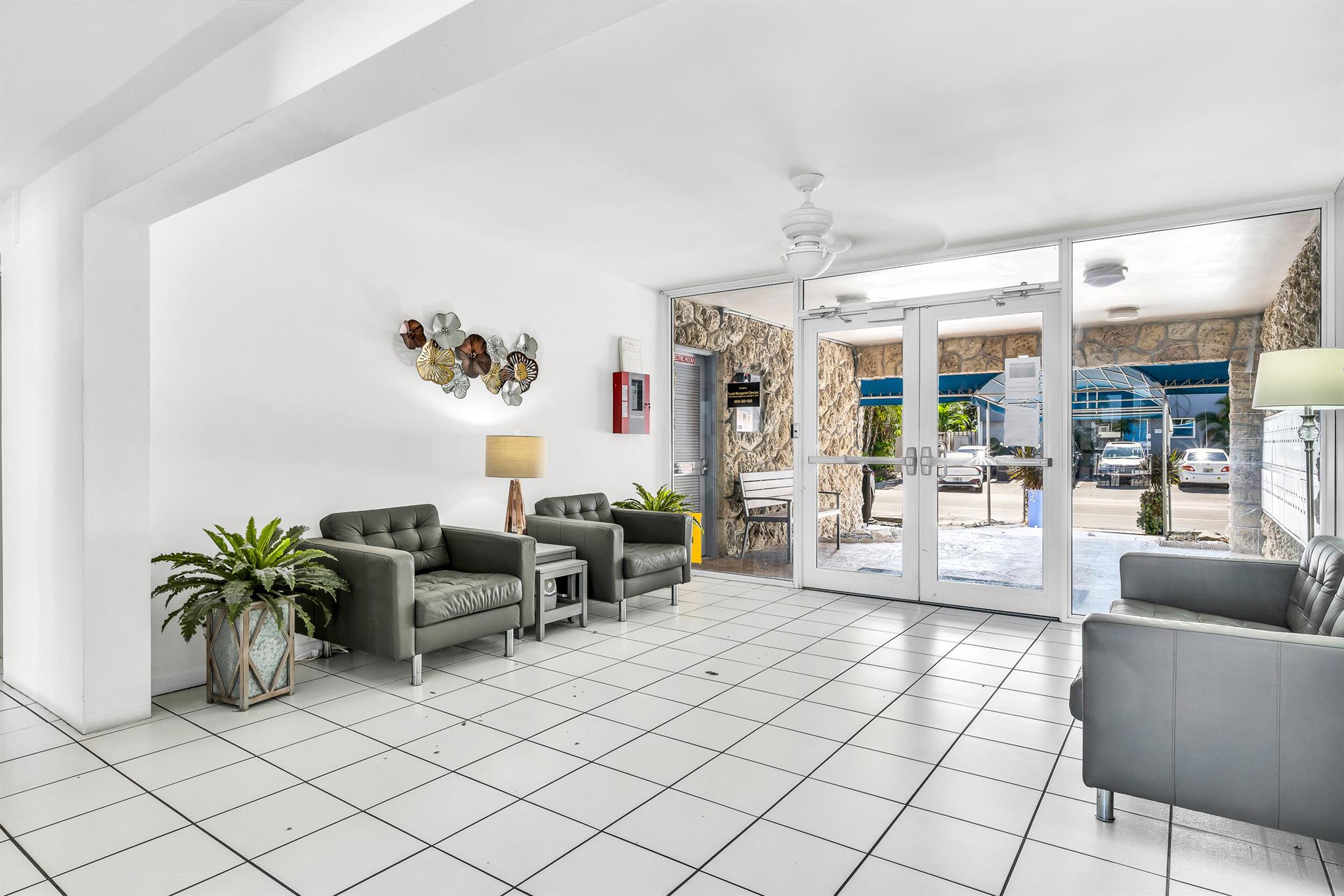 EMBASSY CONDO APT - Residential