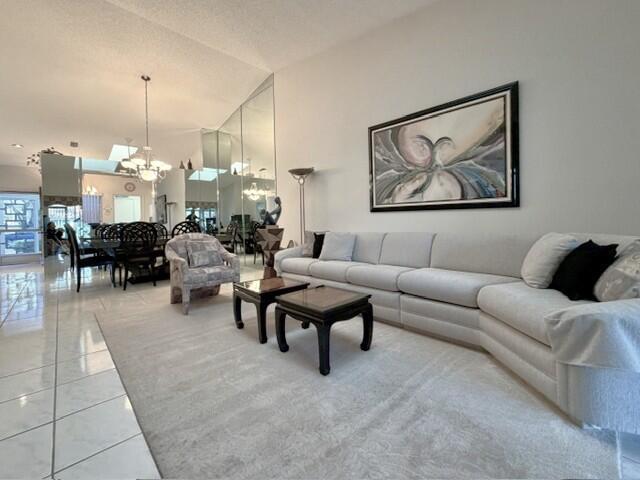 HUNTINGTON POINTE - Residential