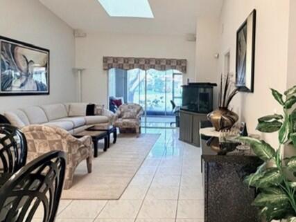 HUNTINGTON POINTE - Residential