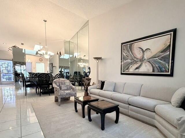 HUNTINGTON POINTE - Residential