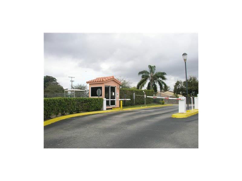 LAKESHORE AT UNIVERSITY - Residential Lease