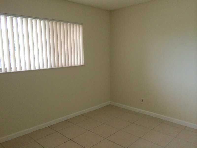 LAKESHORE AT UNIVERSITY - Residential Lease