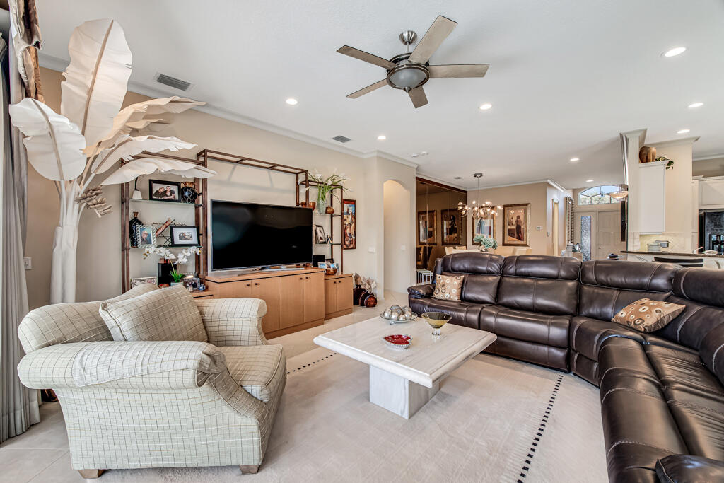 Valencia Shores - Residential