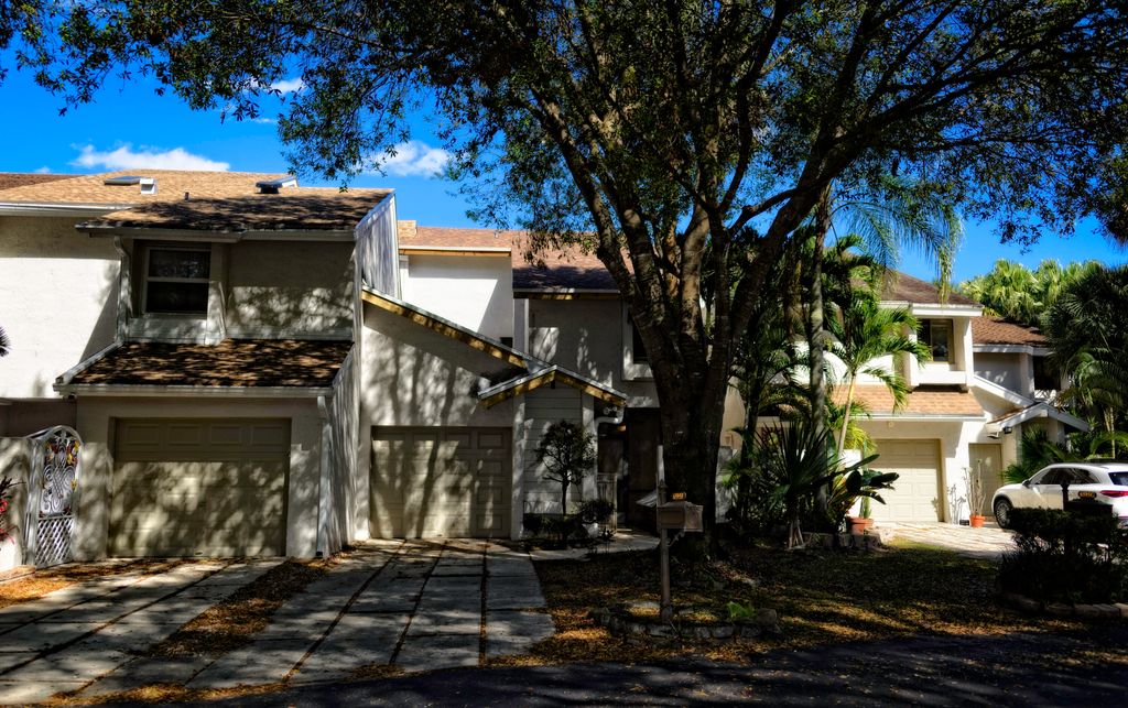 Photo of 6595 Parkview Drive #F, Boca Raton, FL 33433 (MLS # R11158784)