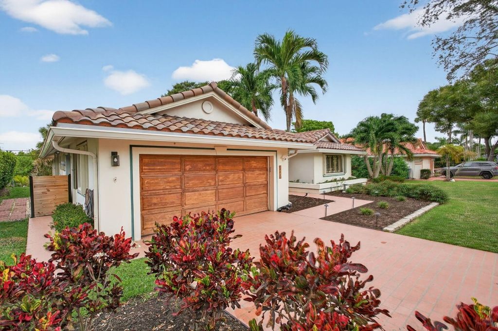 Photo of 2689 Oak Tree Drive, Fort Lauderdale, FL 33309 (MLS # F10545833)