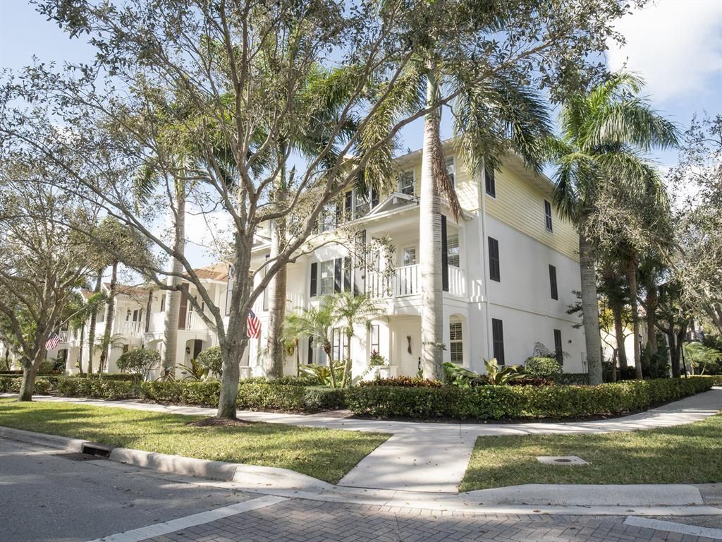 Photo of 3336 W Community Drive, Jupiter, FL 33458 (MLS # R10867270)