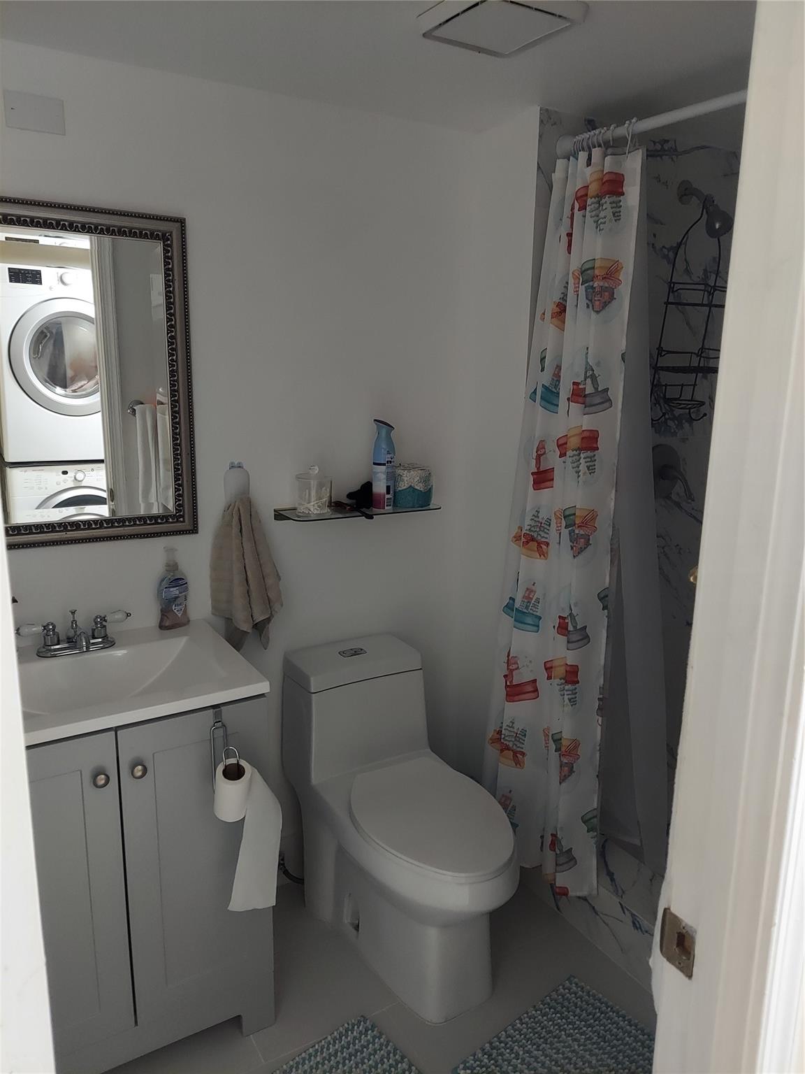 LAKES OF NEWPORT I CONDO - Residential